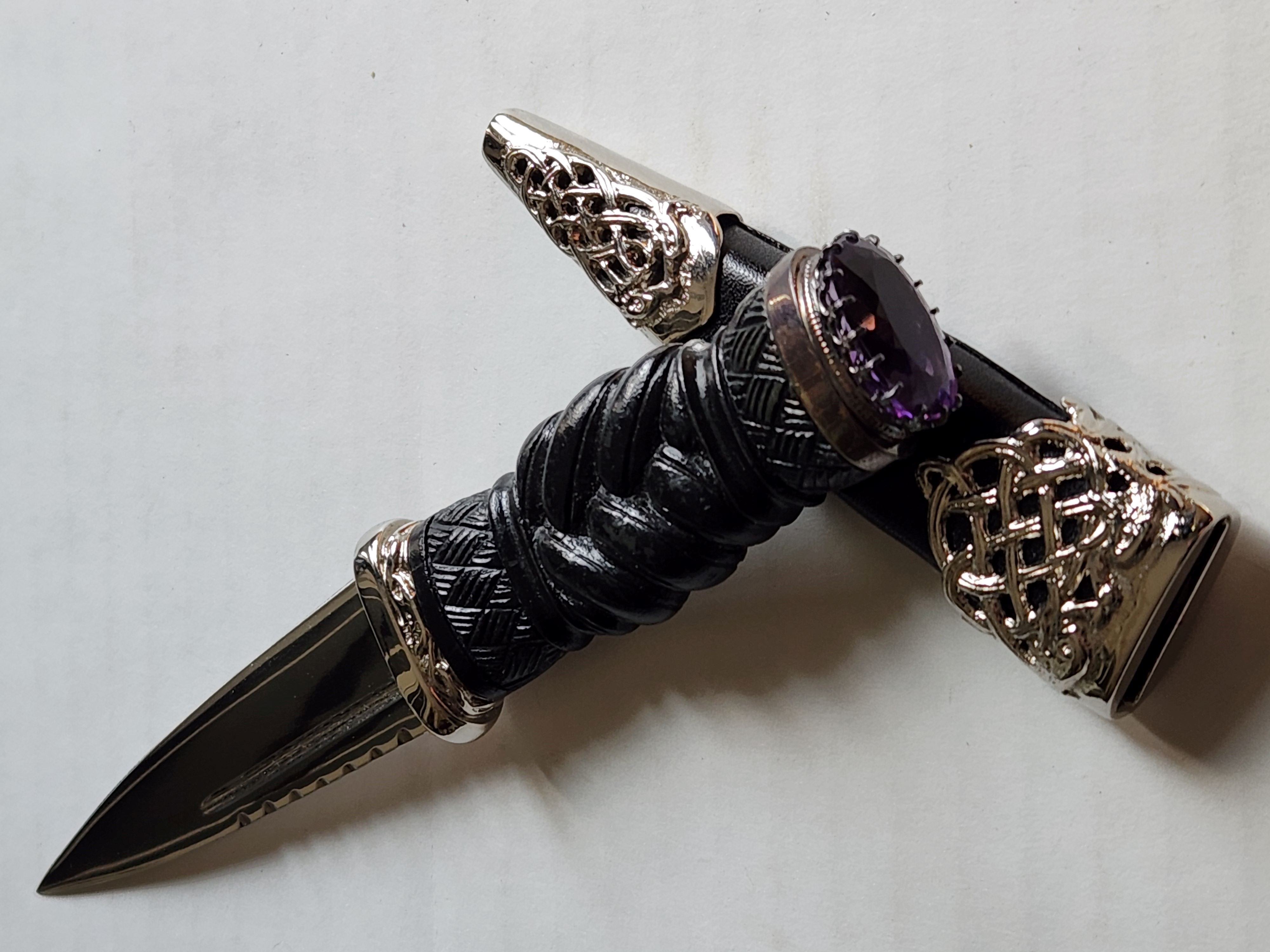 Zoomorphic Mount Black Dress Sgian Dubh