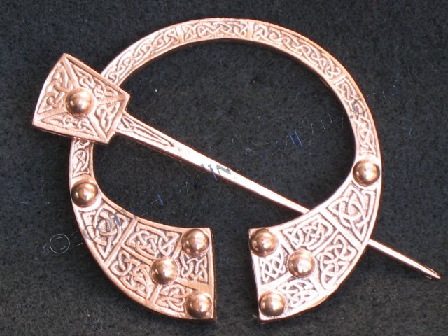 Celtic Plaid Brooch - Click Image to Close