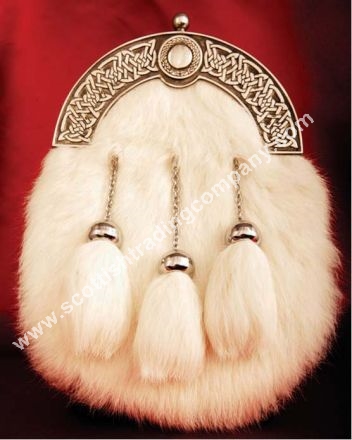 Celtic Knot Cantle White Fur Sporran - Click Image to Close