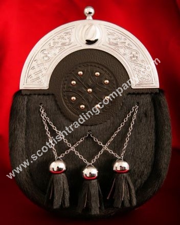 Celtic Knot Crossed Tassel Targe Fur Sporran - Click Image to Close