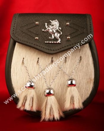 Lion Fur Front Sporran - Click Image to Close