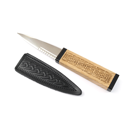 Scottish Oak Sgian Dubh Framed Celtic Knot - Click Image to Close