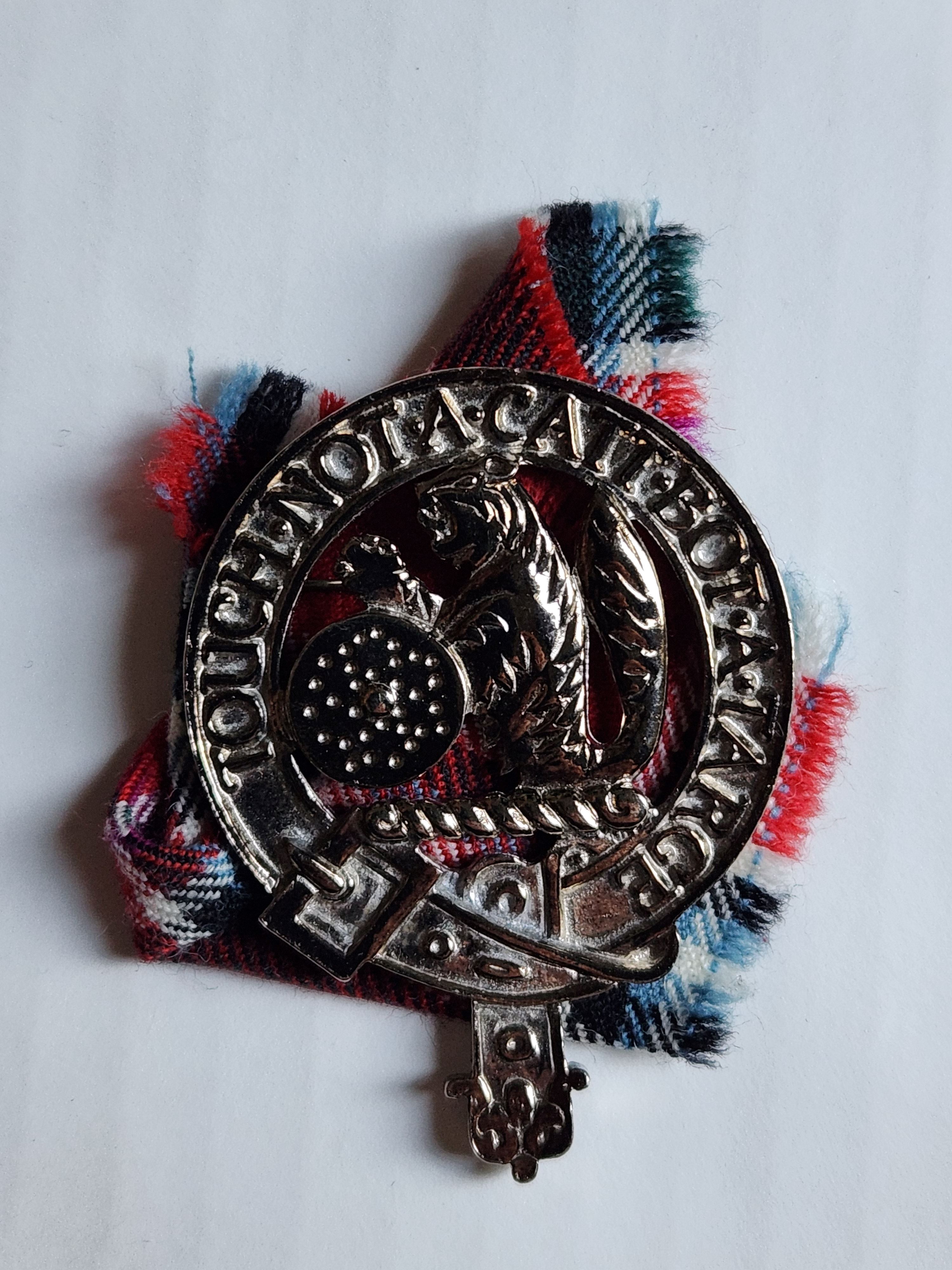 MacBean Clan Crest Badge with MacBean Modern Tartan