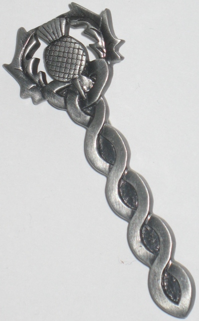 Thistle Knot Kilt Pin - Click Image to Close